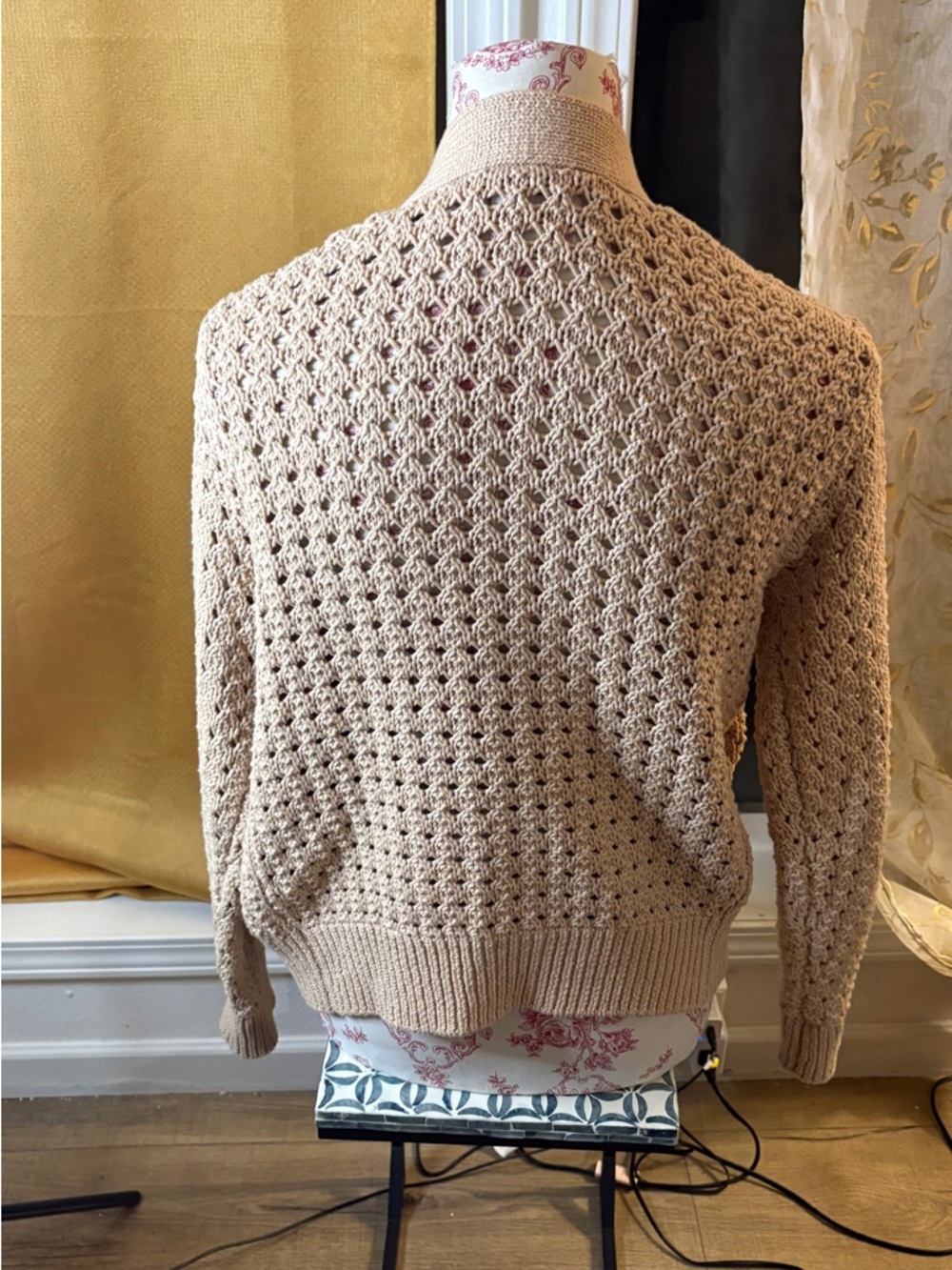 Ann Taylor Weekend Chunky Mesh Stitch V-Neck Light Beige Cardigan Sz Small - Picture 5 of 7